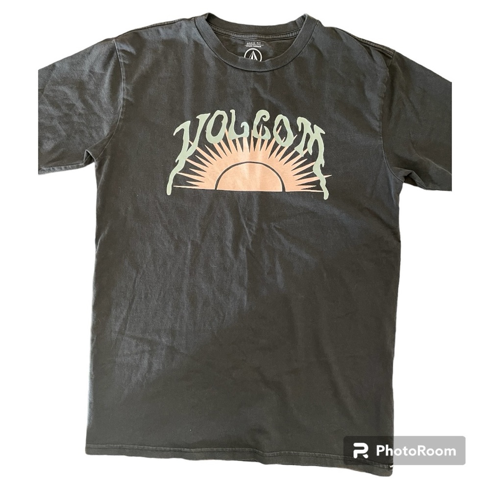 Volcom shirt size small